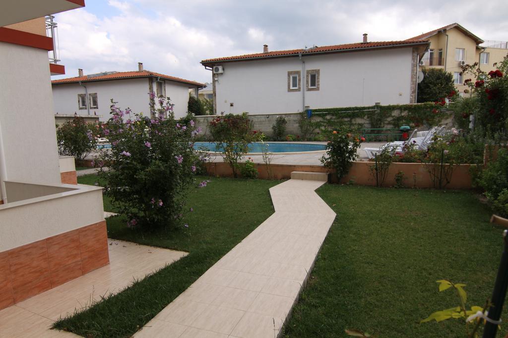 Apartments In Lotos Complex Кранево Екстериор снимка